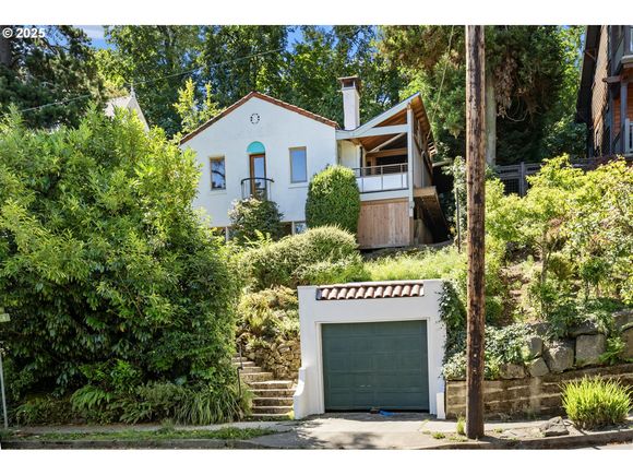 3366 NW Franklin Ct