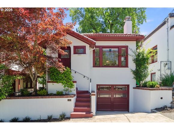 2412 SW Vista Ave Portland, OR House Active - Photo 1 of 45. Opens carousel modal
