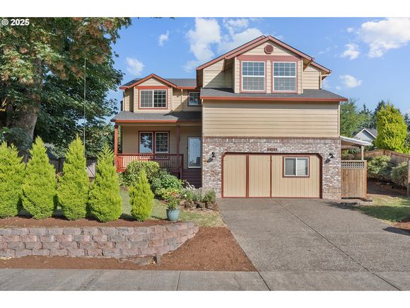 19293 Windmill Dr OregonCity, OR House Active - Photo 1 of 48. Opens carousel modal