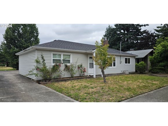 13039 SE Mill St Portland, OR House Active - Photo 1 of 10. Opens carousel modal