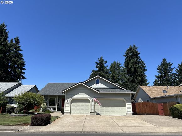 1600 Fairview Pl CottageGrove, OR House Active - Photo 1 of 31. Opens carousel modal