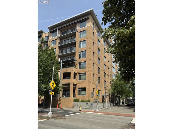 701 Columbia St Unit 304 Vancouver, WA Condo Active - Photo 1 of 32. Opens carousel modal