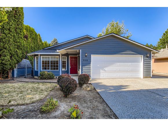125 NE Tiffany St Hillsboro, OR House Active - Photo 1 of 25. Opens carousel modal