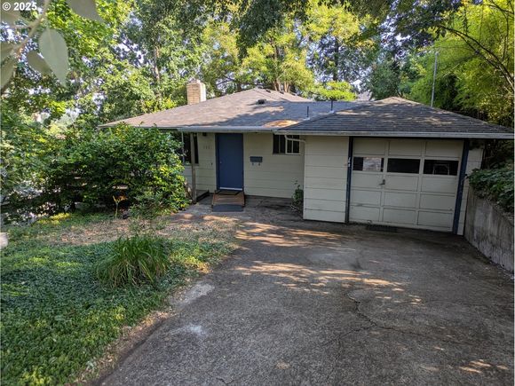 585 W 26th Ave