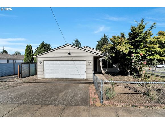 4327 SE 136th Ave