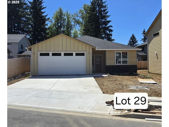12903 NE 109th St Vancouver, WA House Active - Photo 1 of 10. Opens carousel modal