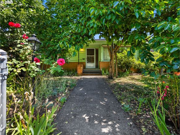 2430 SE 77th Ave Portland, OR House Active - Photo 1 of 48. Opens carousel modal