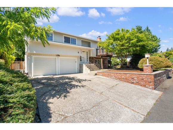15081 SE Mount Royale Ct Milwaukie, OR House Active - Photo 1 of 39. Opens carousel modal