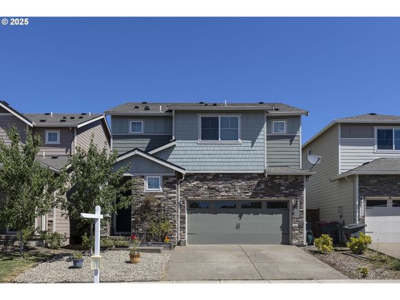 1941 NW Haun Dr McMinnville, OR House Active - Photo 1 of 27. Opens carousel modal