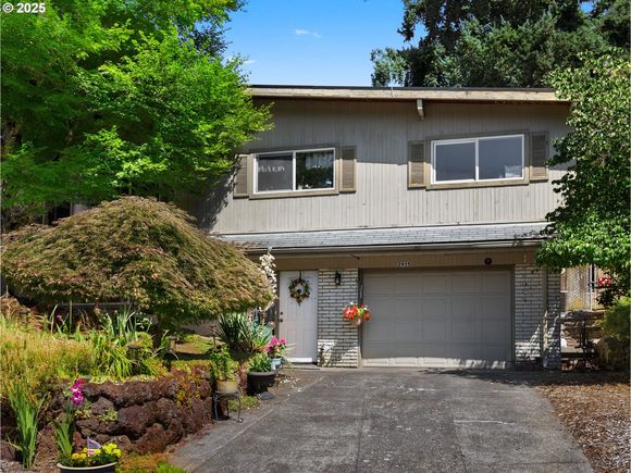2935 SE 142nd Pl Portland, OR House Active - Photo 1 of 47. Opens carousel modal