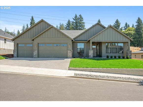 16709 NE 38th Ave Vancouver, WA House Active - Photo 1 of 48. Opens carousel modal