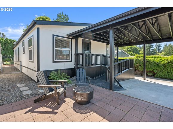 37600 Sunset St Unit 23 Sandy, OR House Active - Photo 1 of 22. Opens carousel modal
