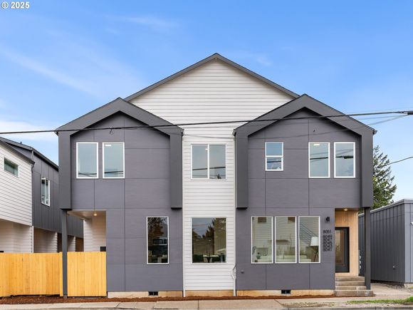 7185 SE Crystal Springs Blvd Unit 12