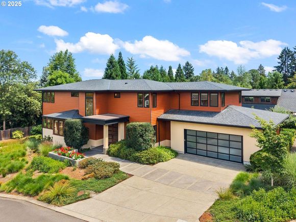 17096 Chapin Way LakeOswego, OR House Active - Photo 1 of 48. Opens carousel modal