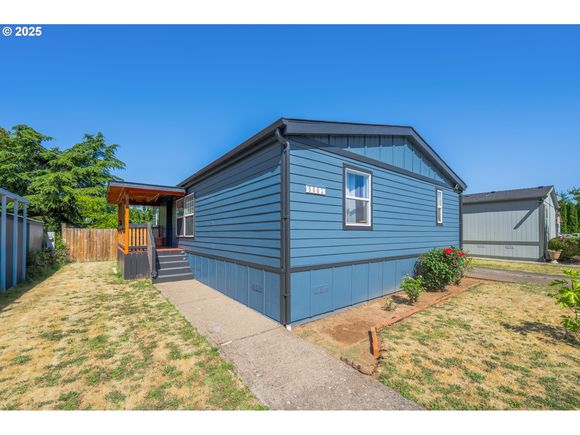 5082 N Briarwood Cir Unit 9 Keizer, OR House Active - Photo 1 of 24. Opens carousel modal