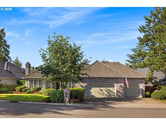 13980 Amberwood Cir LakeOswego, OR House Active - Photo 1 of 38. Opens carousel modal