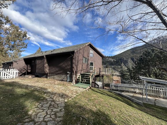 309 Adam Dr CanyonCity, OR House Active - Photo 1 of 40. Opens carousel modal