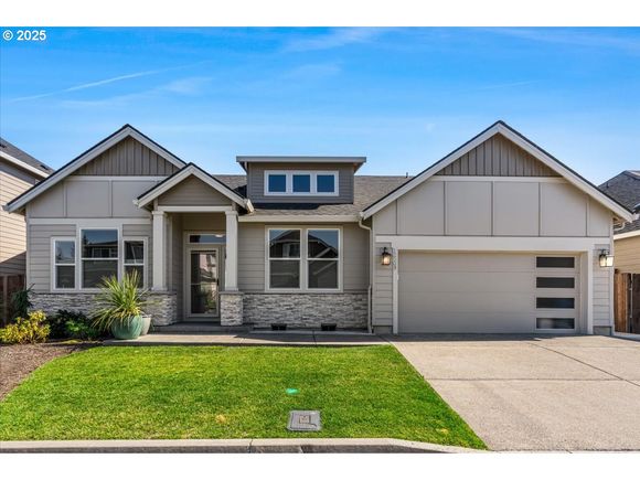 12509 NE 104th Way Vancouver, WA House Active - Photo 1 of 45. Opens carousel modal
