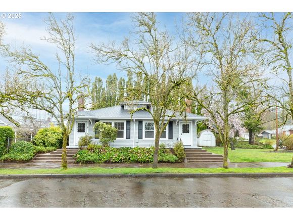 2817 N Bryant St Portland, OR Townhouse Active - Photo 1 of 19. Opens carousel modal