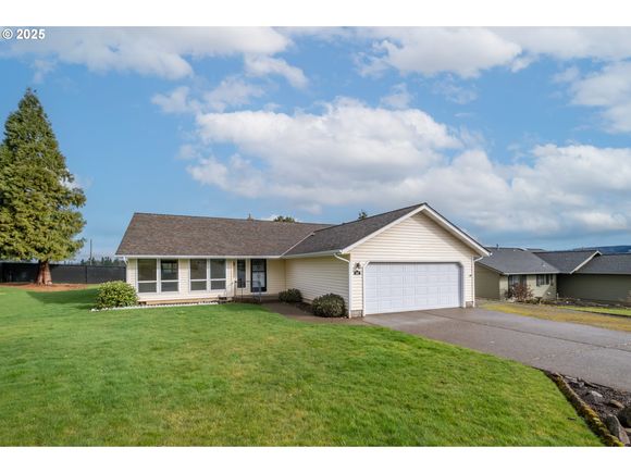 547 NE Overlook Way Sublimity, OR House Active - Photo 1 of 31. Opens carousel modal