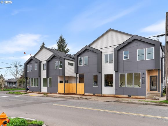 7195 SE Crystal Springs Blvd Unit 7