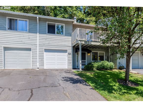 3826 Botticelli St Unit 11 LakeOswego, OR Condo Active - Photo 1 of 23. Opens carousel modal