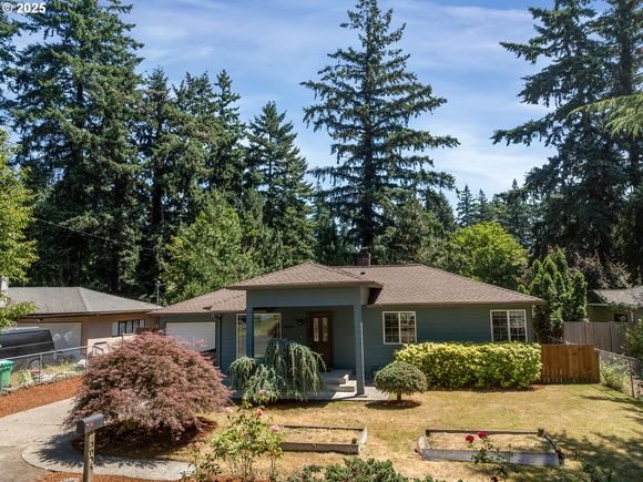 3904 SE 116th Ave Portland, OR House Active - Photo 1 of 44. Opens carousel modal