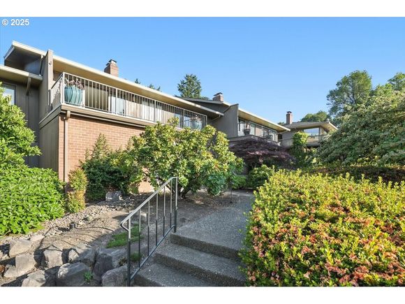 46 Condolea Ct
