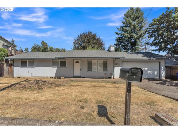 3016 SE 140th Ave Portland, OR House Active - Photo 1 of 25. Opens carousel modal