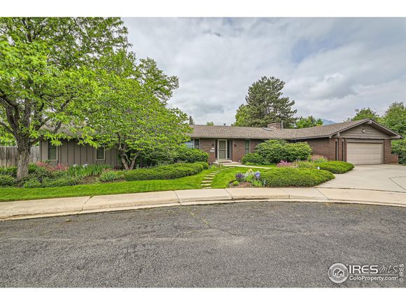 325 Fox Ct