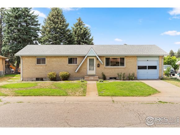 2043 26th St Rd