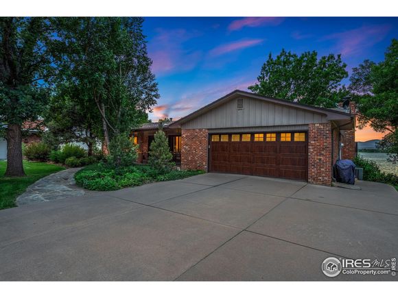 3553 Valley Oak Dr