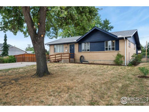 1007 Redwood Dr