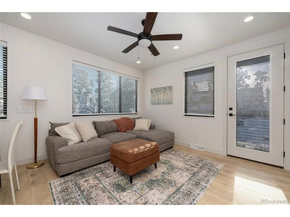 853 Ferret Ln