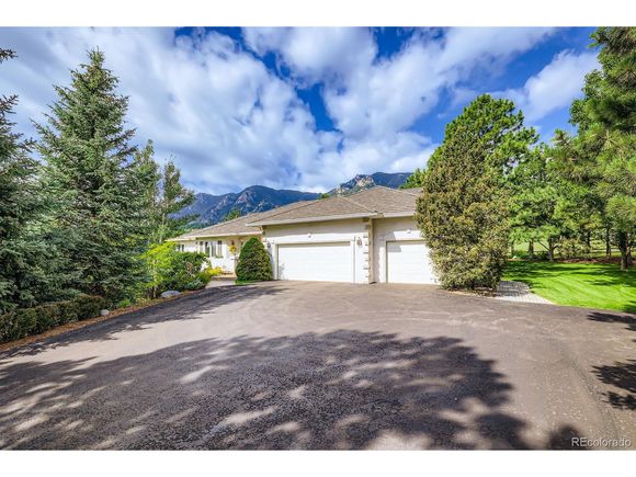 385 Hidden Creek Dr