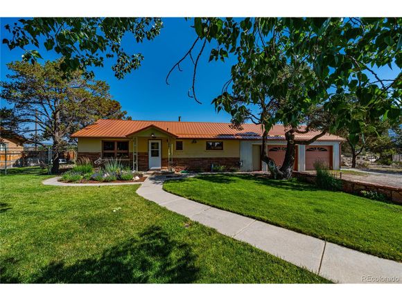 216 Crossman Ave