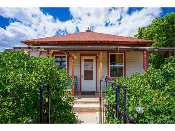 215 Pinon St