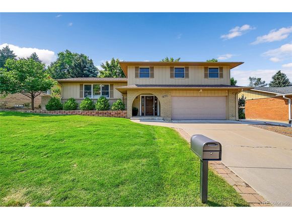 8722 E Layton Ave
