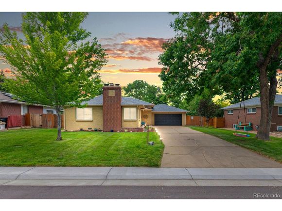 6520 Saulsbury Ct Arvada, CO House Active - Photo 1 of 38. Opens carousel modal