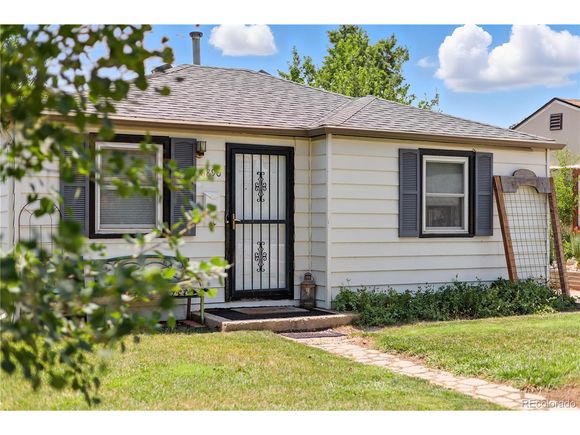 6890 W 55th Pl Arvada, CO House Active - Photo 1 of 37. Opens carousel modal