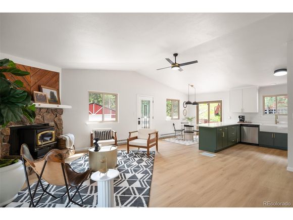 19424 Silver Ranch Rd