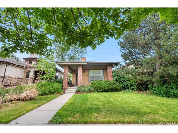 1076 Rosemary St