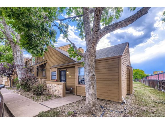 2469 Devonshire Ct Unit 32