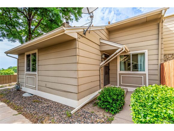 #5498813 Aurora, CO Townhouse Active - Photo 1 of 40. Opens carousel modal