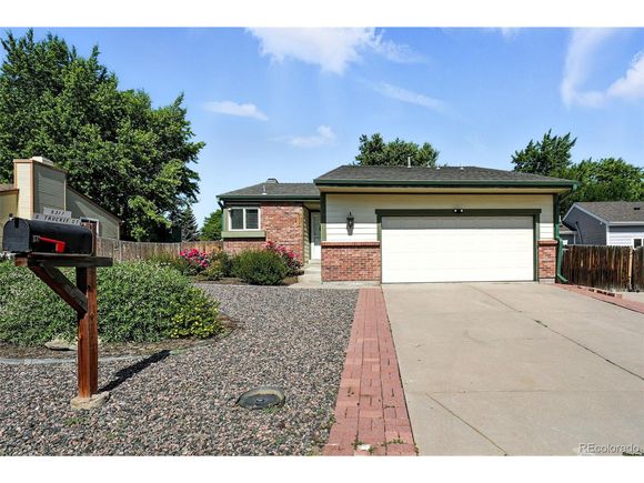 5317 S Truckee Ct