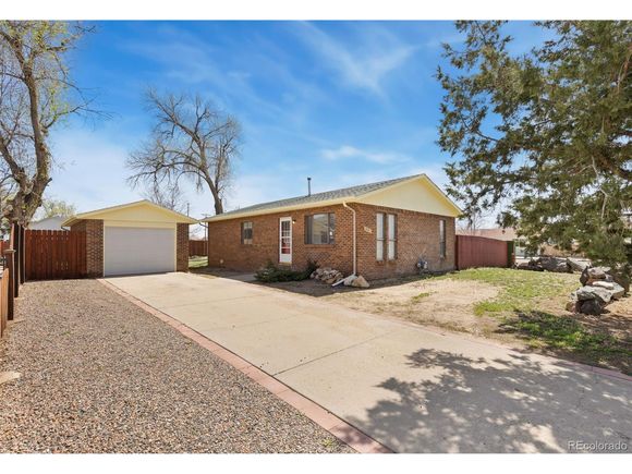 902 Pacific Pl