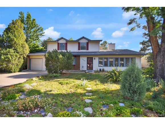 2460 S Moline Way Aurora, CO House Active - Photo 1 of 40. Opens carousel modal