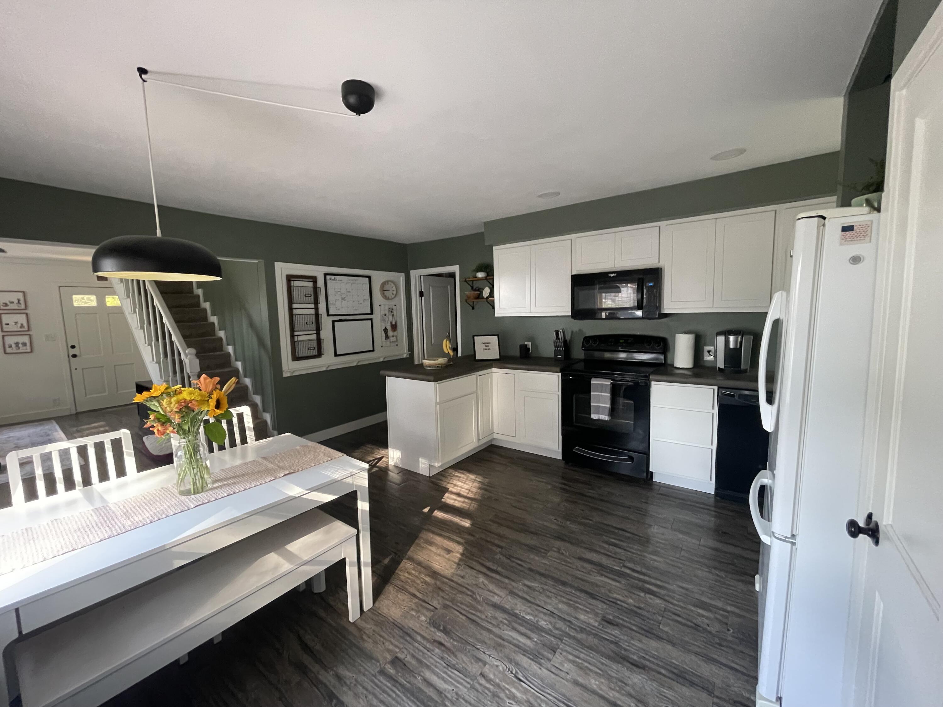 15666 Lake Ave, Grand Haven, MI 49417 Estately 🧡 MLS 24053105