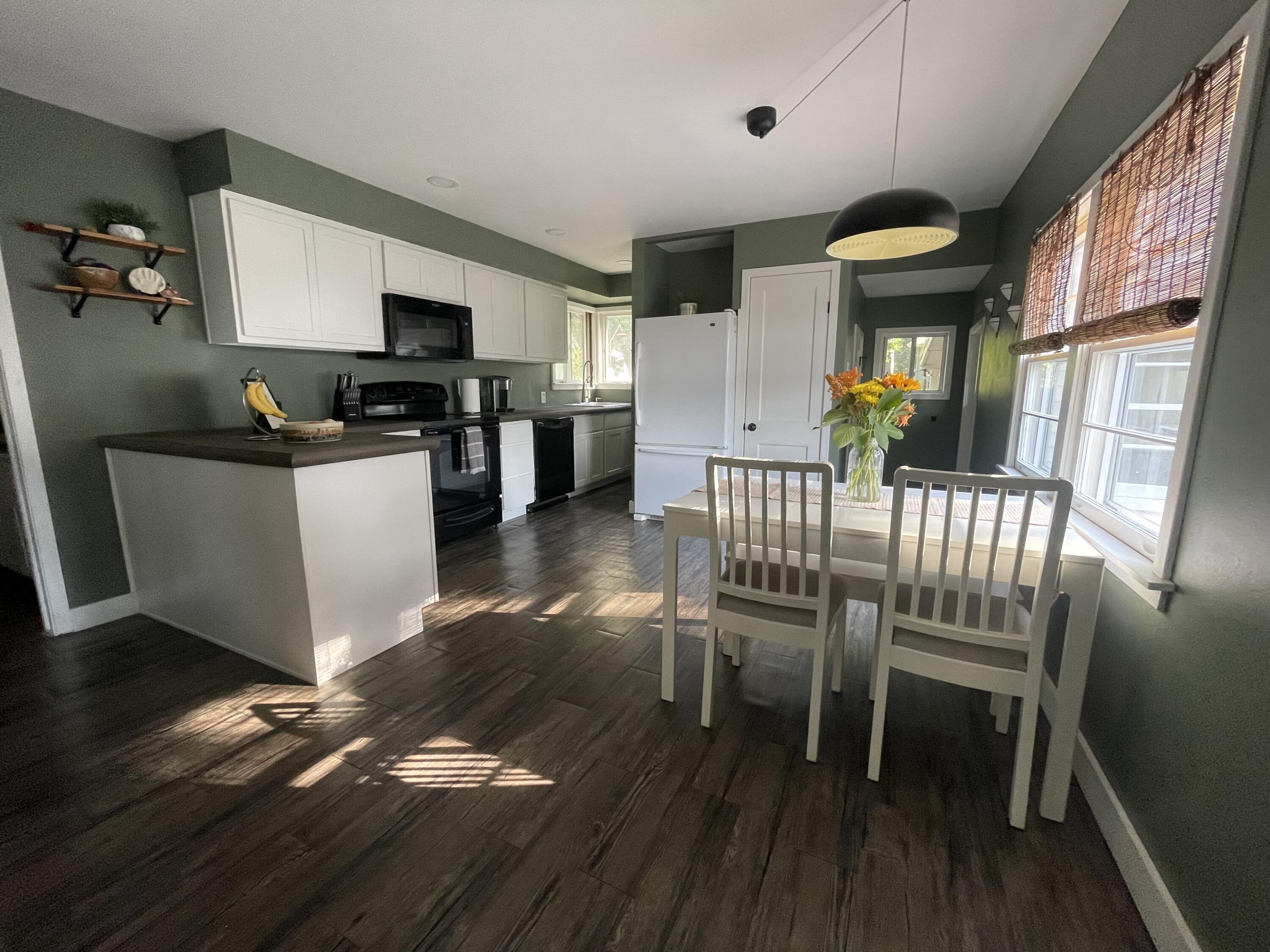 15666 Lake Ave, Grand Haven, MI 49417 Estately 🧡 MLS 24053105