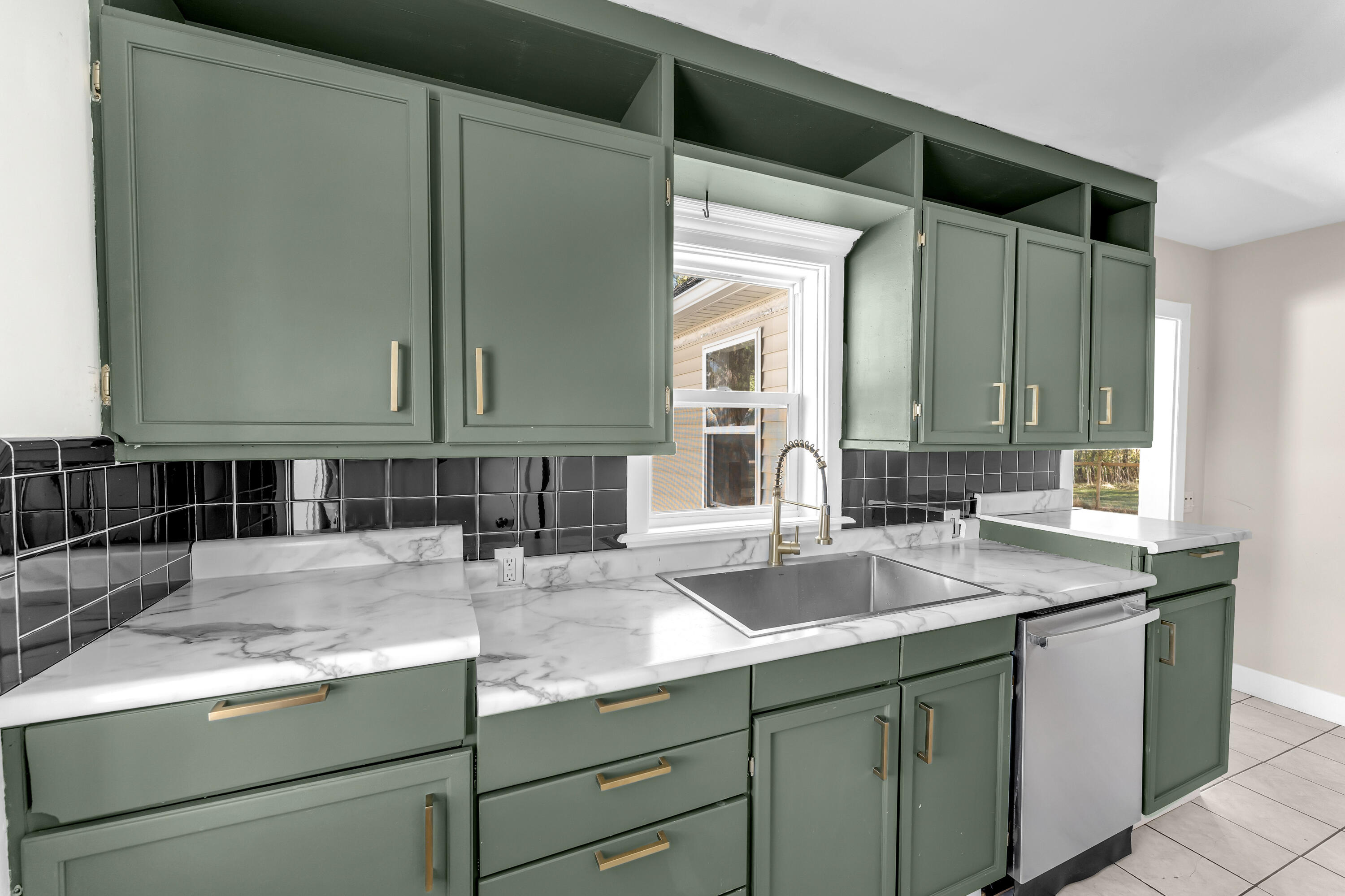 1732 Port Sheldon St, Jenison, MI 49428 Estately 🧡 MLS 24053737